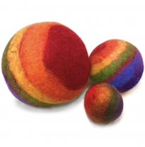 PAPOOSE - felt balls, rainbow